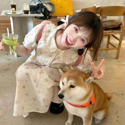 红鞋男子